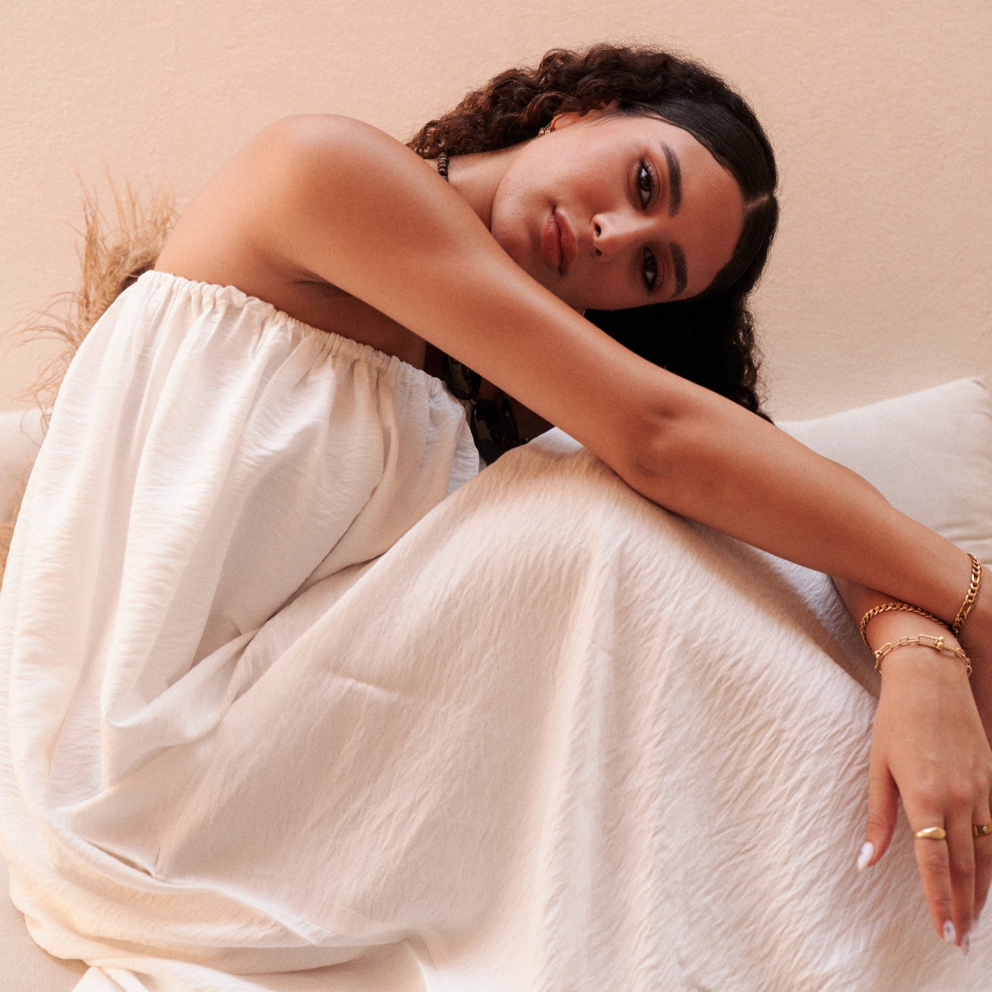 Flowy Maxi Dress in White – KUJI