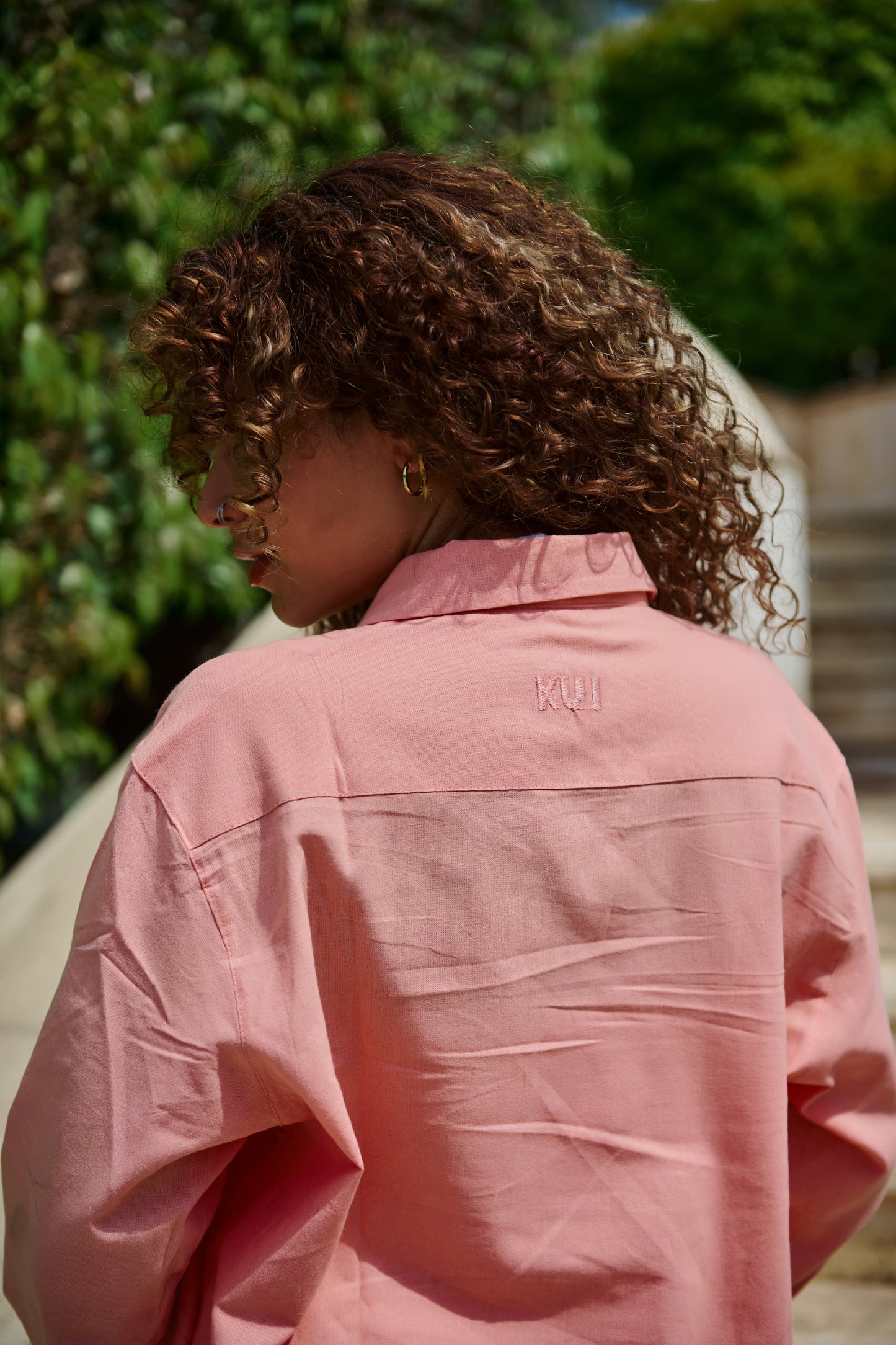 The Linen Shirt in Coral